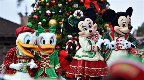Heres How To Watch Disney Parks Magical Christmas Day Parade
