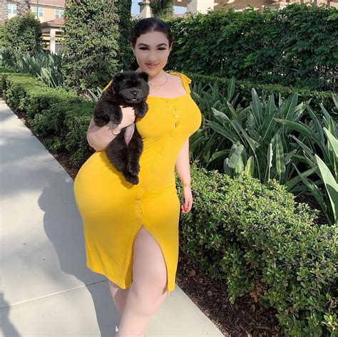Jasmine Jnad Bio Quick Facts Age Height Weight Measurements Instagram Photos Curvy Model