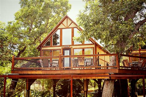 Cabins make for great tubing retreats, since they usually hold many people, and some are right on the water! Tree House Rentals in New Braunfels