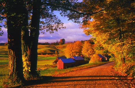 Vermont Barns Red Barn Photos Vermont Mountains New England Fall