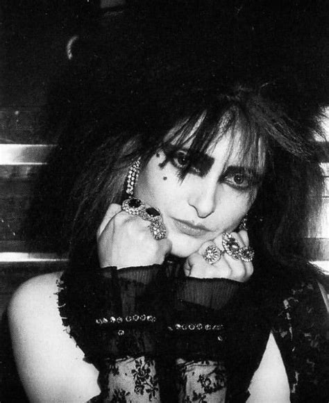 Pin By Catherine Rochon Dubuc On Celebs Style 💖🔮🕸️ In 2023 Siouxsie