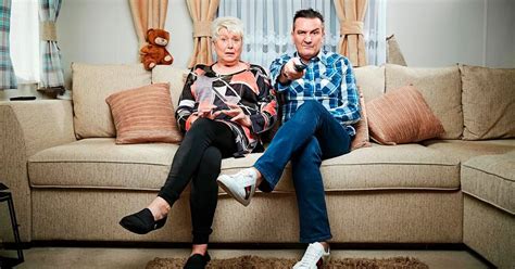 Gogglebox Uk Cast Who Are The Families Returning To Their Sofas This Friday Irish Mirror Online