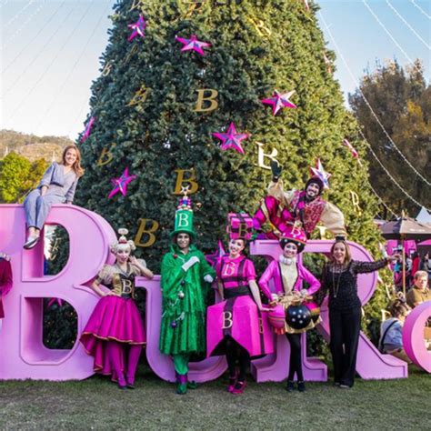 If you sign up for our email list, we pinky swear that we'll only send you the good stuff. La edición navideña de la Feria Buró en el Instituto ...