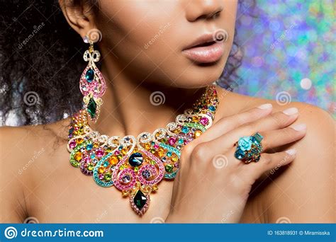 Beautiful Model Girl With Set Of Jewelry Luxury Girl In