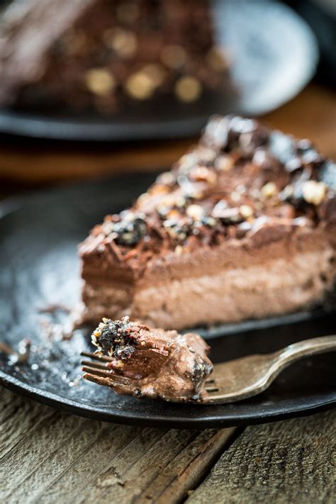 This mississippi mud pie is a classic favorite made with layers of fudgy brownies and silky chocolate pudding for a delectable sweet! Frozen Mississippi Mud Pie