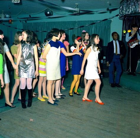 36 Cool Snaps Of Teenage Girls In Dresses From The 1960s Old US Page