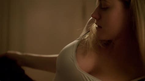 Olivia Taylor Dudley Nuda ~30 Anni In Paranormal Activity The Ghost Dimension