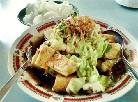Resep dan cara membuat kupat tahu yang enak dan mudah ala dapur bu haji, yuk silahkan dicoba resep kupat tahu nya. Cara Membuat Kupat Tahu Jogja - Resep Kupat Tahu Jogja ...