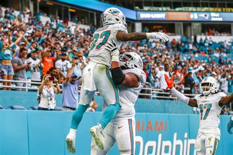 New England Patriots Vs Miami Dolphins Nfl Week Odds Plays And