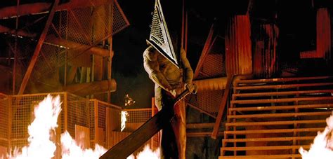 Silent Hill — Video Zeigt Echtes Pyramid Head Schwert In Aktion
