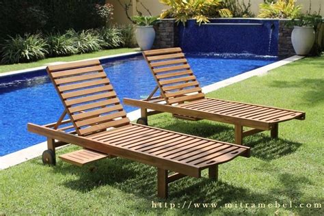 Pin di Kursi Taman Outdoor