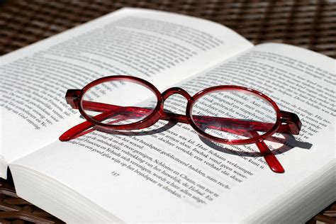 Leer meaning, definition, what is leer: Cómo leer más rápido y comprender mejor - Buena Vibra