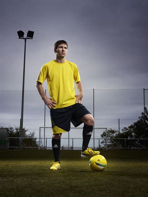 He has won the fifa ballon d'or 6 times (four of them consecutively) and a 2008 olympic gold medal winner with the argentina olympic football team. Nuevas botas Adidas de Lionel Messi 2012 2013: adizero F50 ...