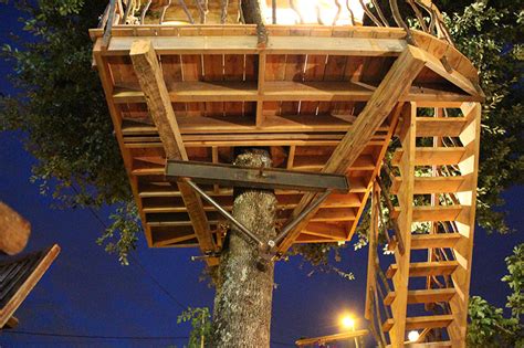 Ahora tienes la posibilidad de alojarte en cabañas que se encuentran construidas en medio de las ramas de los árboles; Casa en el Árbol Particulares - Treehouse Ibérica