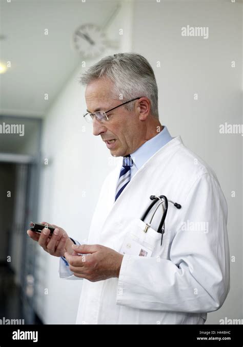 Doctor Pager Emergency Call Stock Photo Alamy