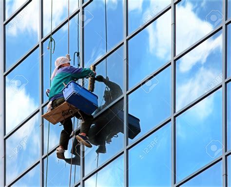 Skyscraper Window Cleaners Describe The Most Bizarre Things Theyve
