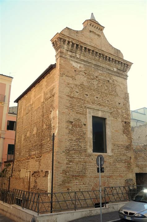 Tempietto Giulio Claudi Chieti Altre Foto E Info Su Chie Flickr