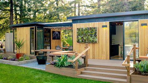 Sometimes all you need is a simple place to unwind, and these charming cottages and cabins show you how to have everything you need in a small space. Readymade Backyard Cottage - Sunset Magazine - Sunset Magazine