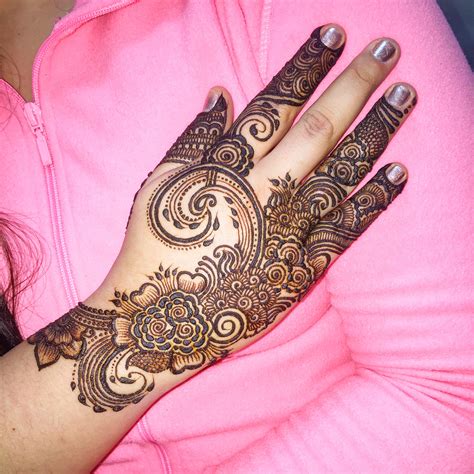 Blog gambar henna hadir untuk anda termasuk didalamnya ada gambar tangan yang dihenna. Wow 30 Gambar Nail Henna Simple - Richi Wallpaper