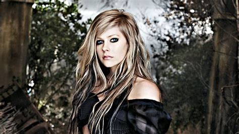 Avril Lavigne Happy In Love