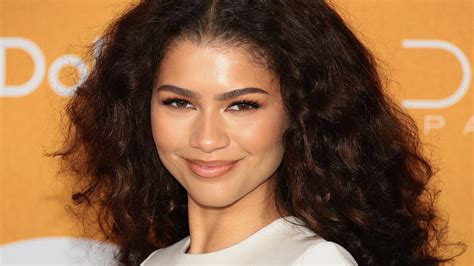 Zendaya Turns Heads In Daring Cut Out Dress At Dune Premiere Hello