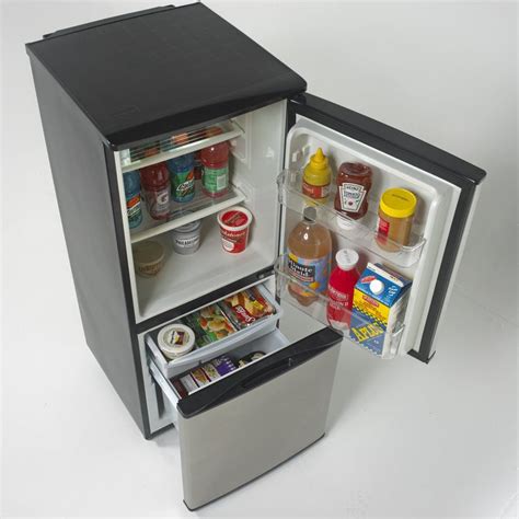 Temps don't vary from shelf to shelf, so you won't have to worry about where to store foods. Avanti FFBM45136SS 4.5 cu. ft. Compact Refrigerator with 2 ...