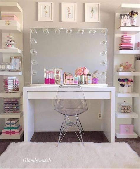 Pin by Os Sawyer on A redecorar! | Stylish bedroom, Makeup room design