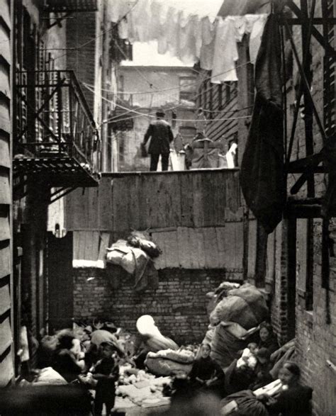 32 Heartbreaking Pictures That Capture The Squalid Lives Of New Yorks Slums In The Late 19th