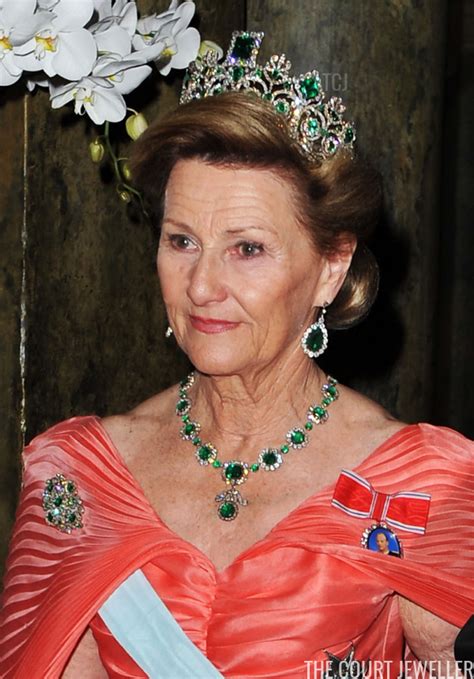 The Norwegian Emerald Parure The Court Jeweller