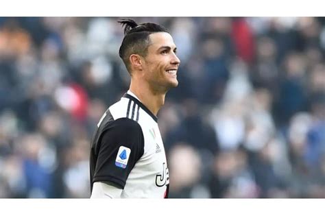 #كرستيانو_رونالدو يعلم #برازيل _كيف تلعب كرة القدم #برتغال. رونالدو يتبرع بمواد طبية لمستشفيات في البرتغال لمقاومة كورونا