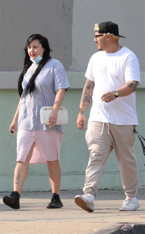 Amanda Bynes Spotted On Rare Los Angeles Outing With Fianc Paul Michael