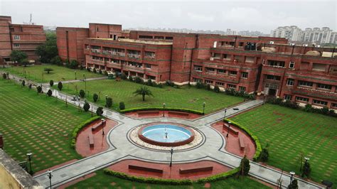 top 10 engineering colleges in india