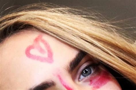 Cara Delevingne Smear For Smear Cervical Cancer Lipstick Selfie Glamour Uk