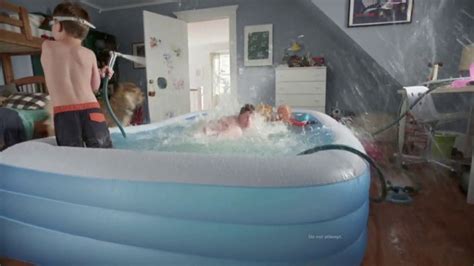 GEICO TV Commercial, 'The Gecko Finds a Pool Party' - iSpot.tv