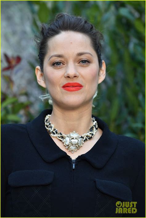 2012 critic's choice awards wearing zuhair murad. Kristen Stewart, Tessa Thompson & Marion Cotillard Step ...