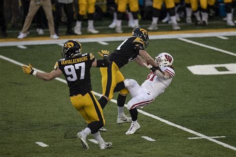 Hawkeyes Raise Heartland Trophy For The First Time In Five Years The