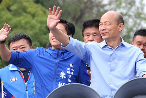 距離 哈瑪星鐵道文化園區 約 0.6 公里. 高雄市长选举抽签 韩国瑜1号陈其迈2号 | 大纪元