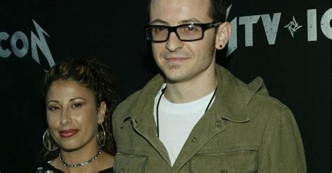chester bennington s wife continues to honor his memory