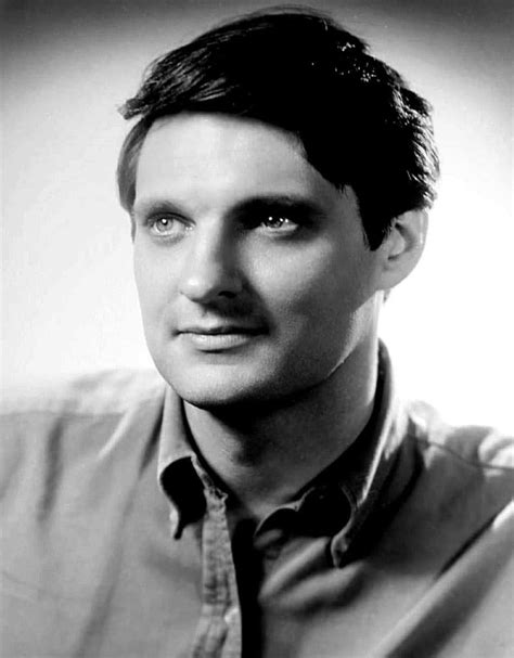 He made his fortune by appearing in many television shows and films in his career. Alan Alda Biography | Career | Net Worth 2020 | Age ...