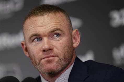 Wayne rooney net worth details and family life. Wayne Rooney, nuova vita: allenatore-giocatore al Derby ...
