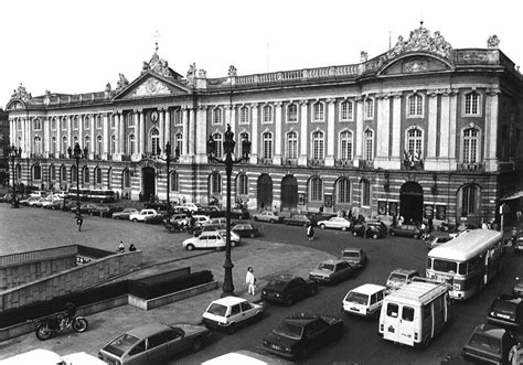 Toulouse Voici à quoi ressemblait la place du Capitole dans les années