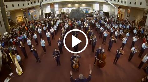 Us Air Force Band Does One Of A Kind Flash Mob At The Smithsonian