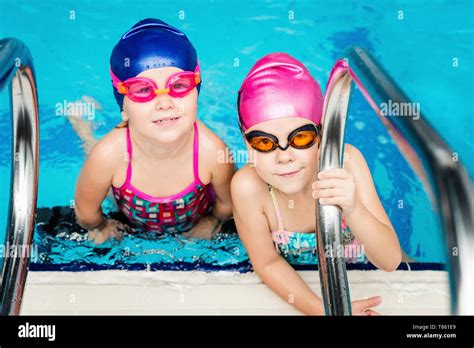 Girls Swimming Pool Water Children Hi Res Stock Photography And Images