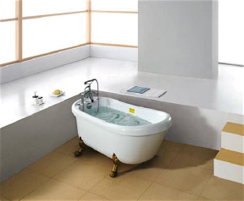 Classic clawfoot specializes in beautiful clawfoot bathtubs, vintage tub faucets, modern freestanding tubs, antique fixtures and more. Malibu BT-062 Clawfoot Whirlpool Tub