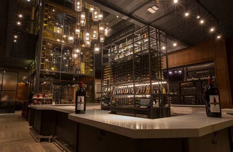 Cooper’s Hawk Esquire brings the world of wine to Chicago’s Gold Coast