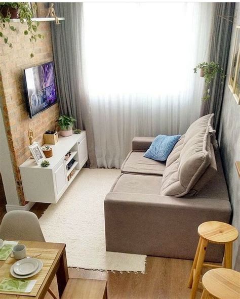 Decorar una sala moderna y poner los espejos son los grandes amigos de los espacios pequeños, ya que reflejan la luz y hacen que la sala se vea mucho más grande. Decoración de salas pequeñas | Sala de apartamento pequeño, Decoracion de salas pequeñas, Como ...