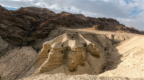 Search For Undiscovered Dead Sea Scrolls Reveals Dispute Over West Bank