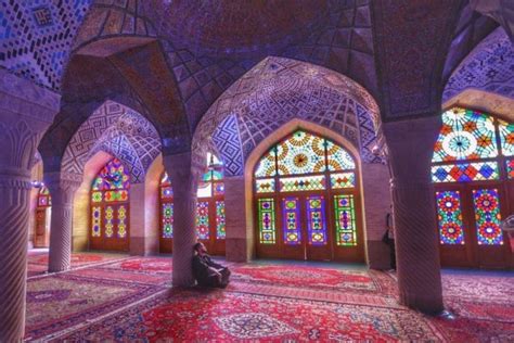 Dulu ada aplikasi pesan instan yang cukup populer di indonesia, yaitu wechat. 10 Masjid Indah dan Paling Unik di Dunia, Ada Indonesia ...