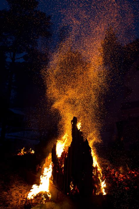 Fotoğraf Gece Alev Ateş Karanlık Kamp Ateşi şenlik