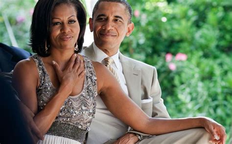 Mesranya Barack Obama Dan Michelle Rayakan Ulang Tahun Pernikahan